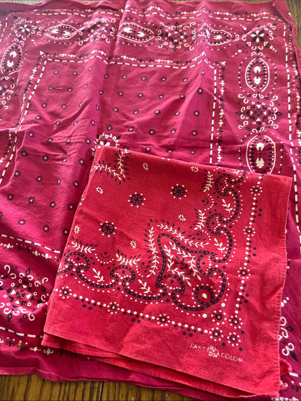 Vintage fast color elephant Red Bandana Scarf - Classic Paisley Print